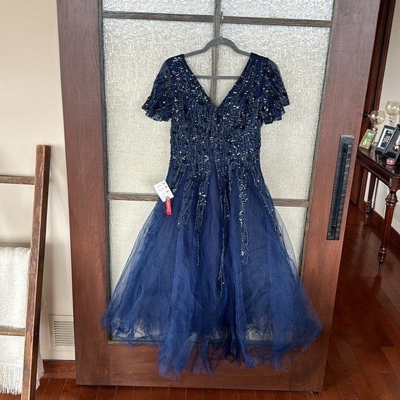 Mac Duggal | A-line Chiffon Flared Studded V-Neck Medium Long size 8 NEW $598 - Picture 5 of 13